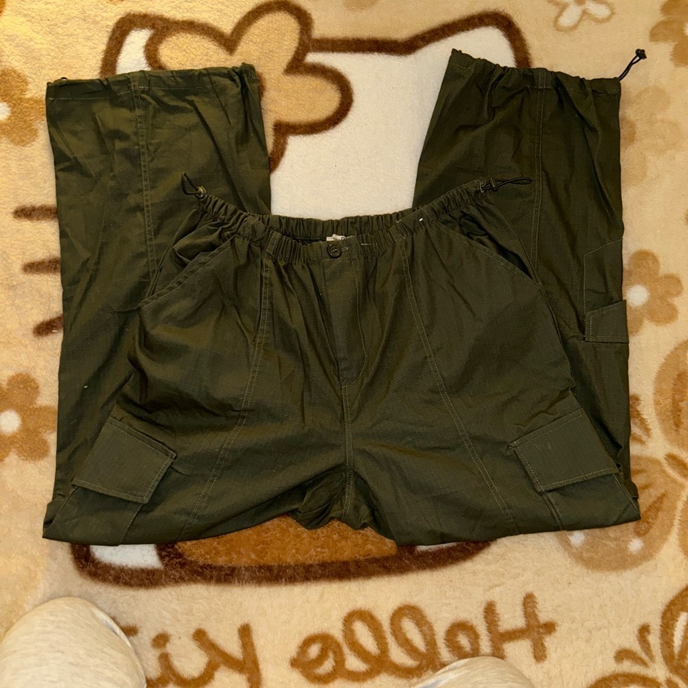 Green y2k parachute pants